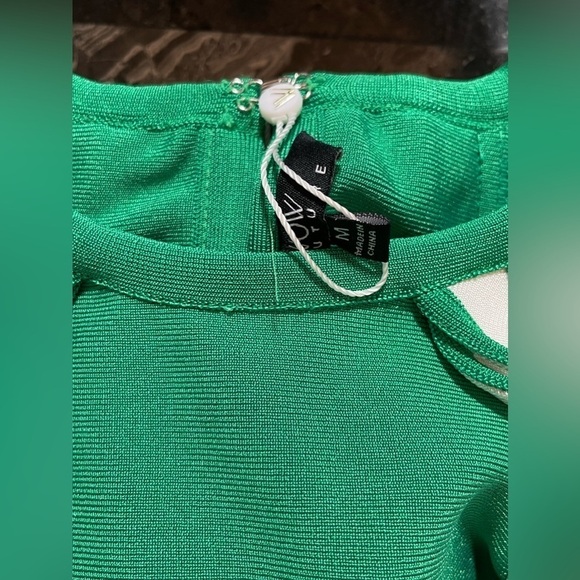 WOW Couture Ruffle Crop Top - Picture 4 of 6